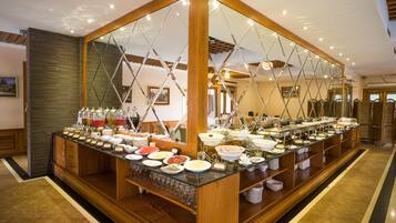 Desayuno bufé gratuito y diario