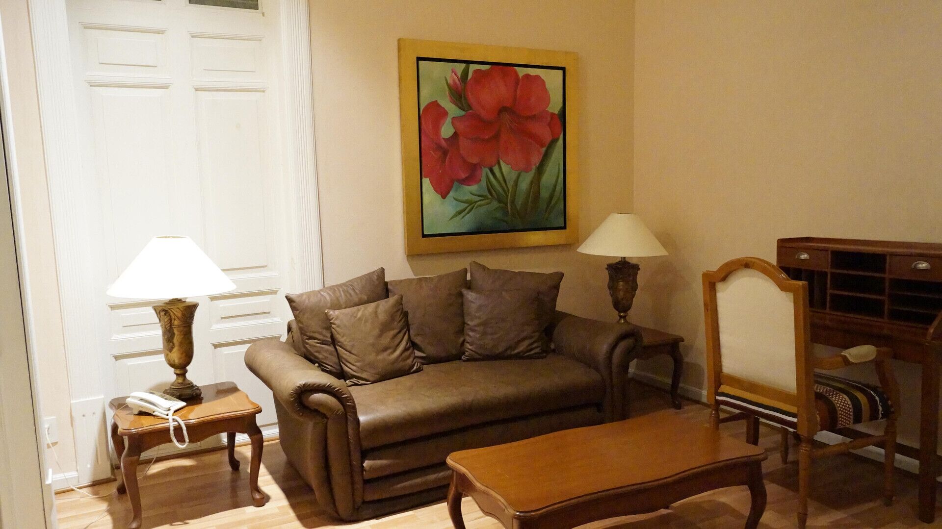 Executive Suite | Living room