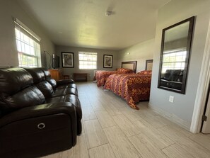 Standard Double Room | Desk, iron/ironing board, free WiFi, bed sheets - Heritage Inn (Daytona Beach)