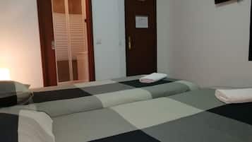 Superior Twin Room | Desk, soundproofing, rollaway beds, free WiFi