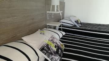 Family Apartment | Desk, soundproofing, rollaway beds, free WiFi