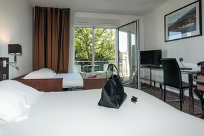 Family Studio | Desk, soundproofing, iron/ironing board, free WiFi - Westotel Life Nantes Carquefou (Carquefou)