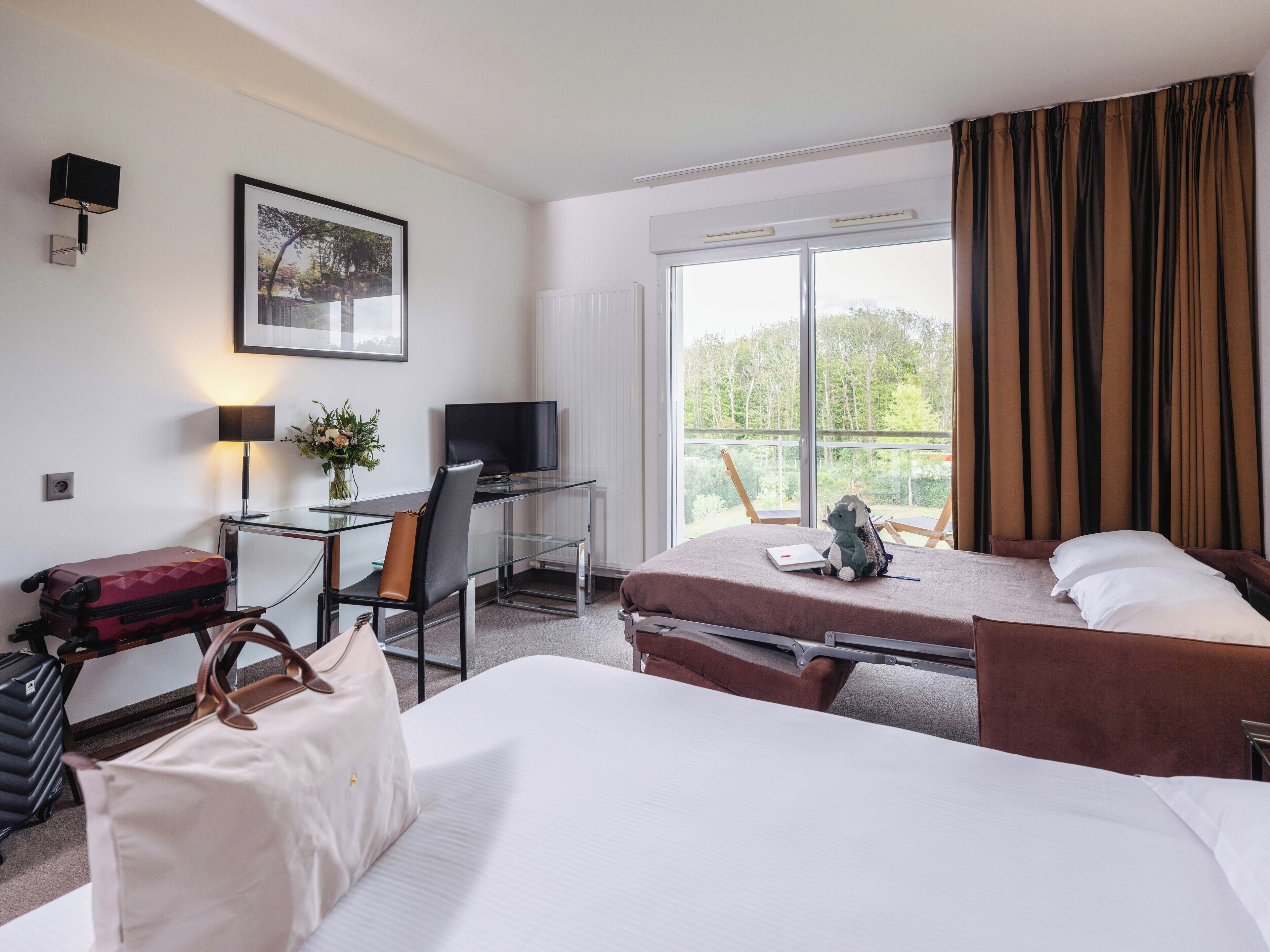 family studio | desk, soundproofing, iron/ironing board, free wifi