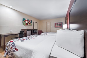 Cortinas blackout, berços grátis, Wi-Fi de cortesia, roupa de cama