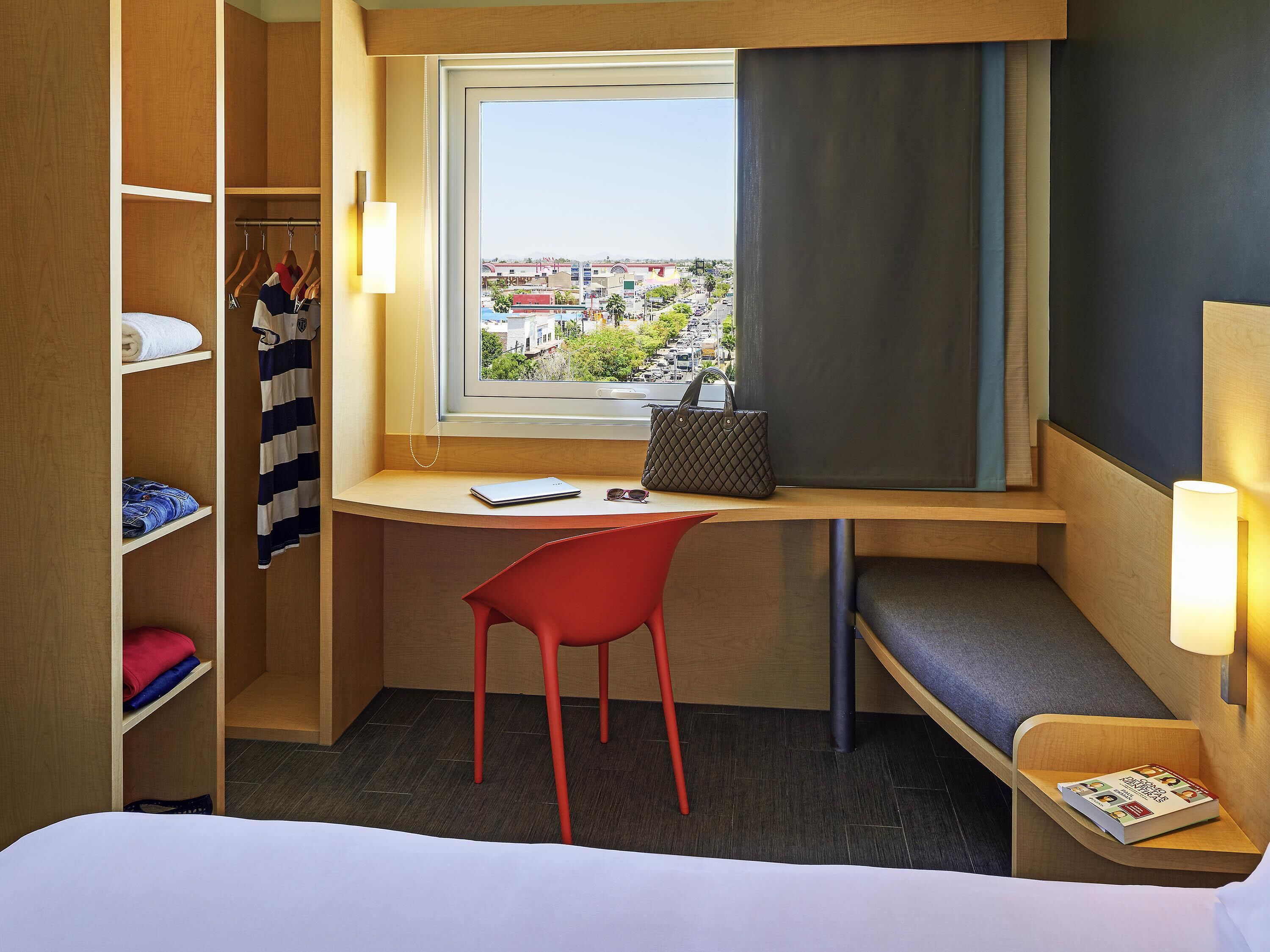 standard double room, 1 double bed | in-room safe, desk, iron/ironing board, free wifi