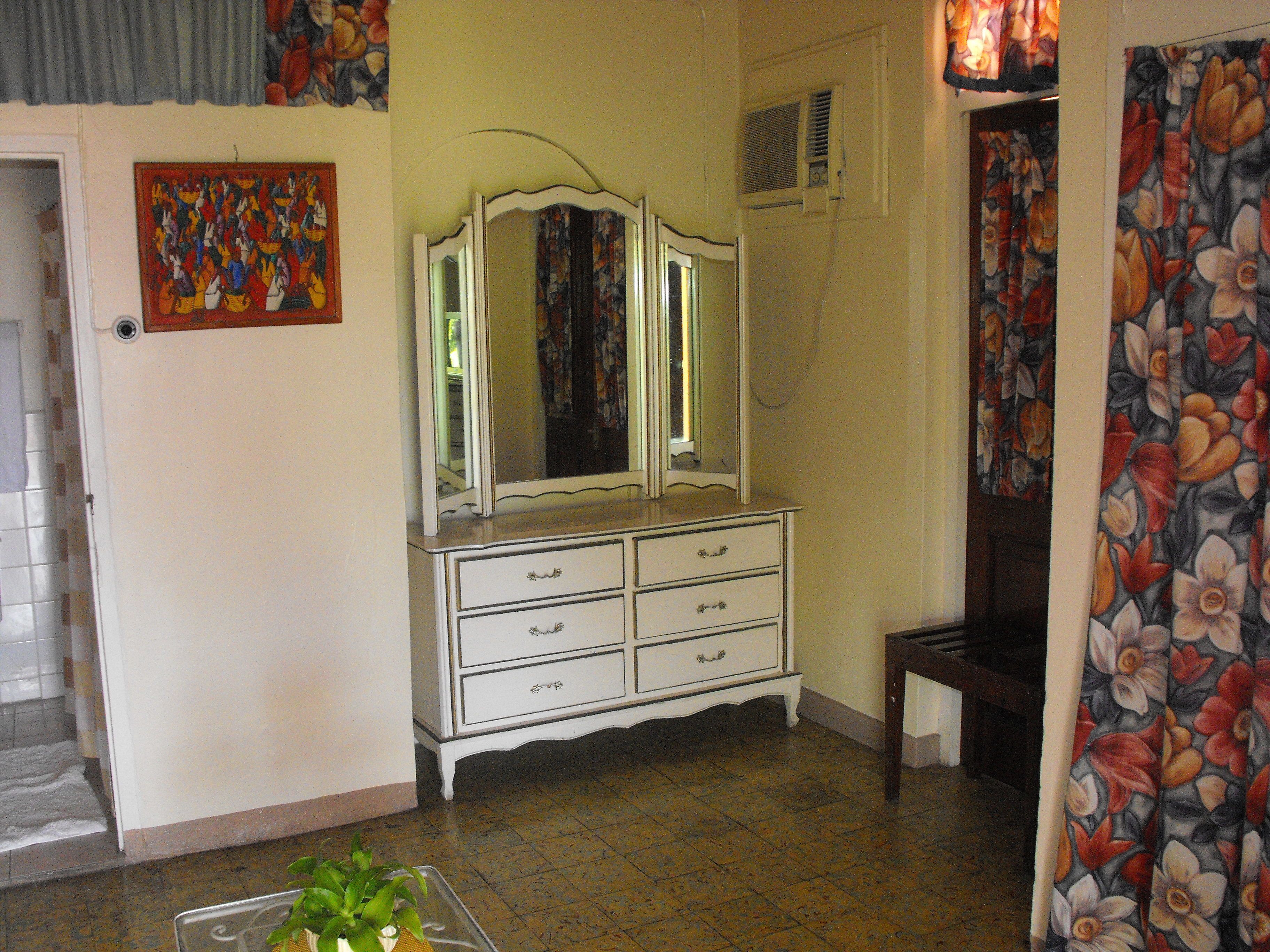 room, 1 king bed | free wifi, bed sheets