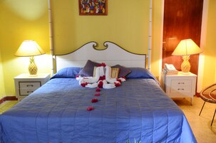 Room, 1 King Bed | WiFi (free), bed sheets