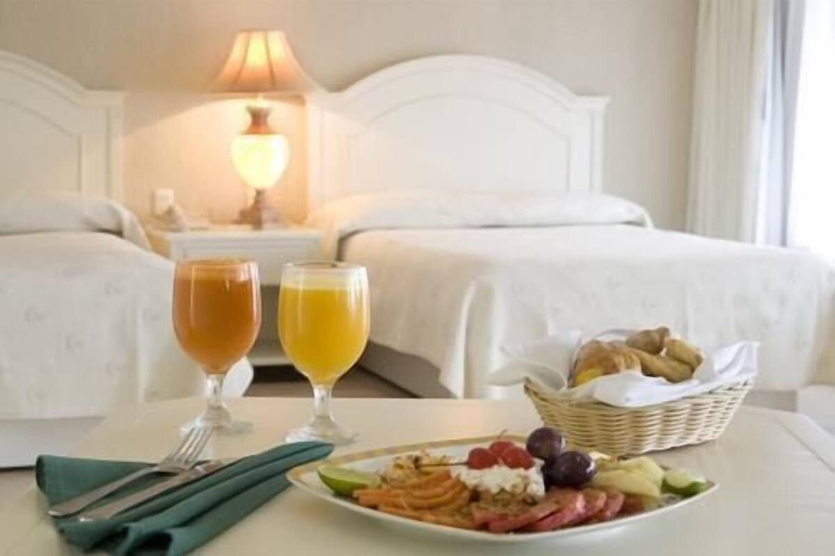 In-room safe, cribs (surcharge), bed sheets