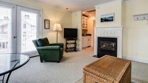 Junior Suite | Living area - Captain's Cottage Suites (Grand Haven)