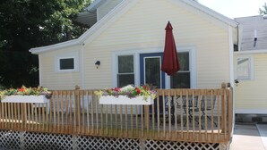 Terrace/patio - Captain's Cottage Suites (Grand Haven)