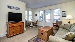 Suite | Living room - Captain's Cottage Suites (Grand Haven)