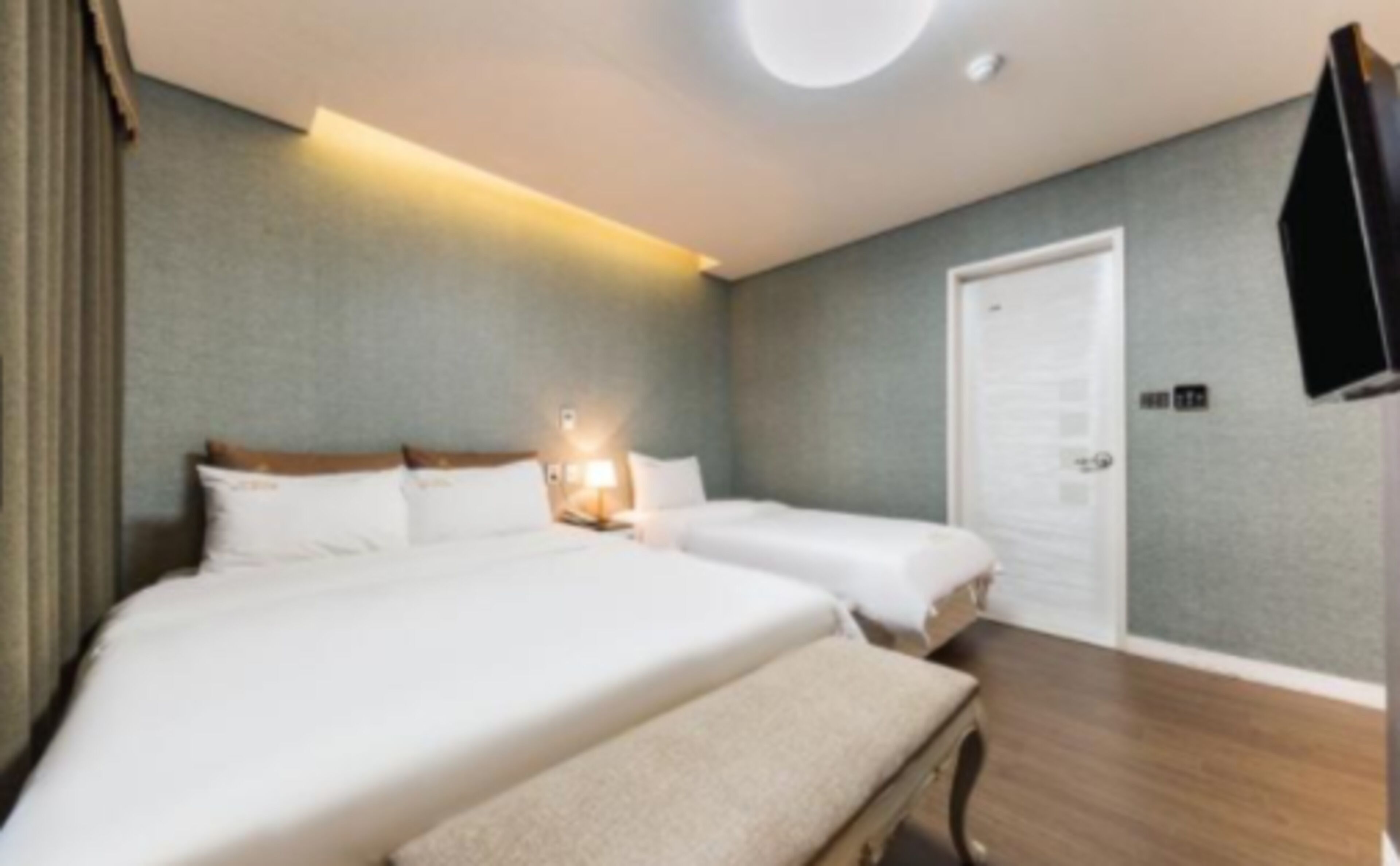 presidential suite (room only) | 1 bedroom, blackout curtains, iron/ironing board, free wifi