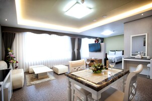 암막 커튼, 다리미/다리미판, 무료 WiFi, 침대 시트