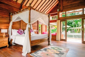 Sunrise Pool Access Suite with Butler Service | Premium bedding, minibar, in-room safe, desk