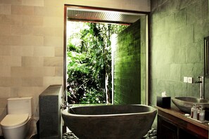 Dedari Pool Suite with Butler Service | Bathroom | Designer toiletries, hair dryer, bathrobes, slippers - BeingSattvaa Luxury Ubud (Ubud)