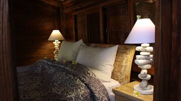 The Hobbit Villa | 1 bedroom, premium bedding, pillowtop beds, in-room safe