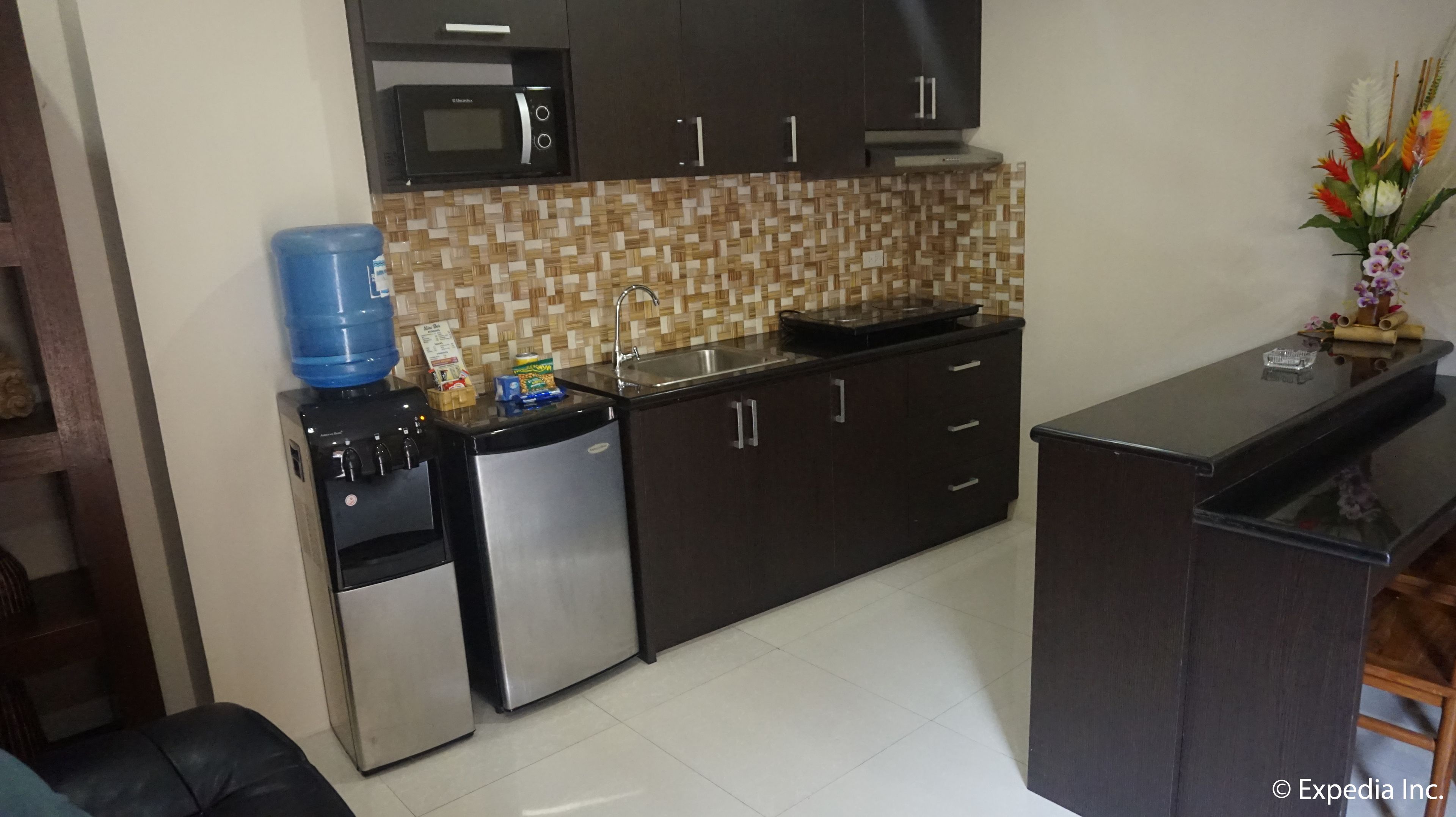suite | private kitchenette | fridge