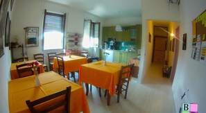 供应早餐（每人 EUR 5.00）