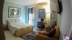 Habitació doble clàssica | Escriptori, bressols gratuïts, wifi gratuïta i roba de llit 