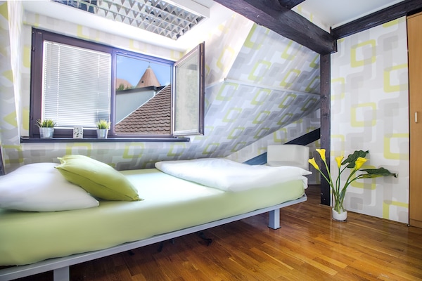 Single Room With Shared Bathroom | Free WiFi, bed sheets
