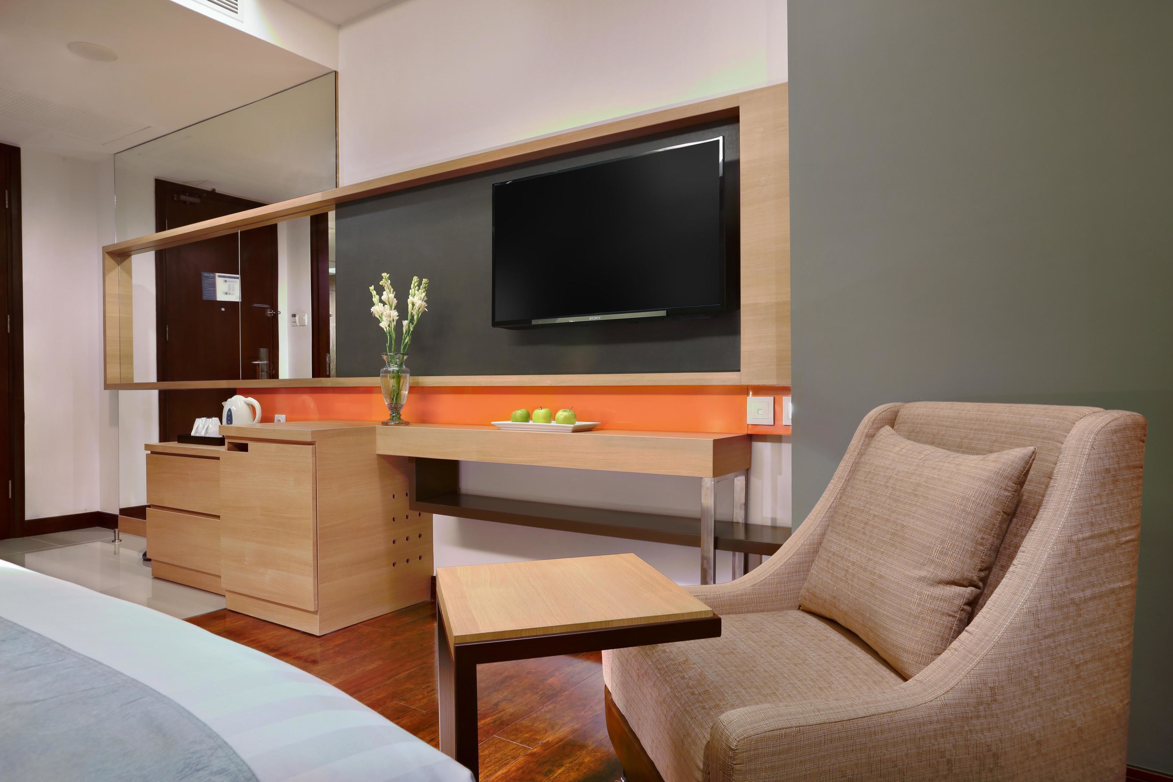 in-room safe, desk, soundproofing, free wifi