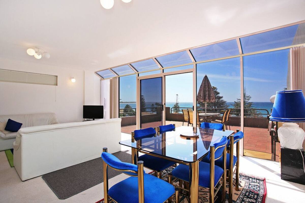 Deluxe Apartment, Ocean View | Makan dalam bilik