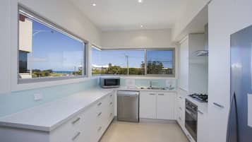 Premium 2 Bedroom Apartment #7B | Private kitchen | Fridge, microwave, oven, stovetop