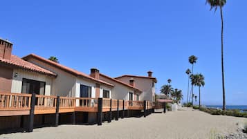 Cabaña, 1 cama King size, frente al océano (Ocean Front) | Vista a la playa o el mar