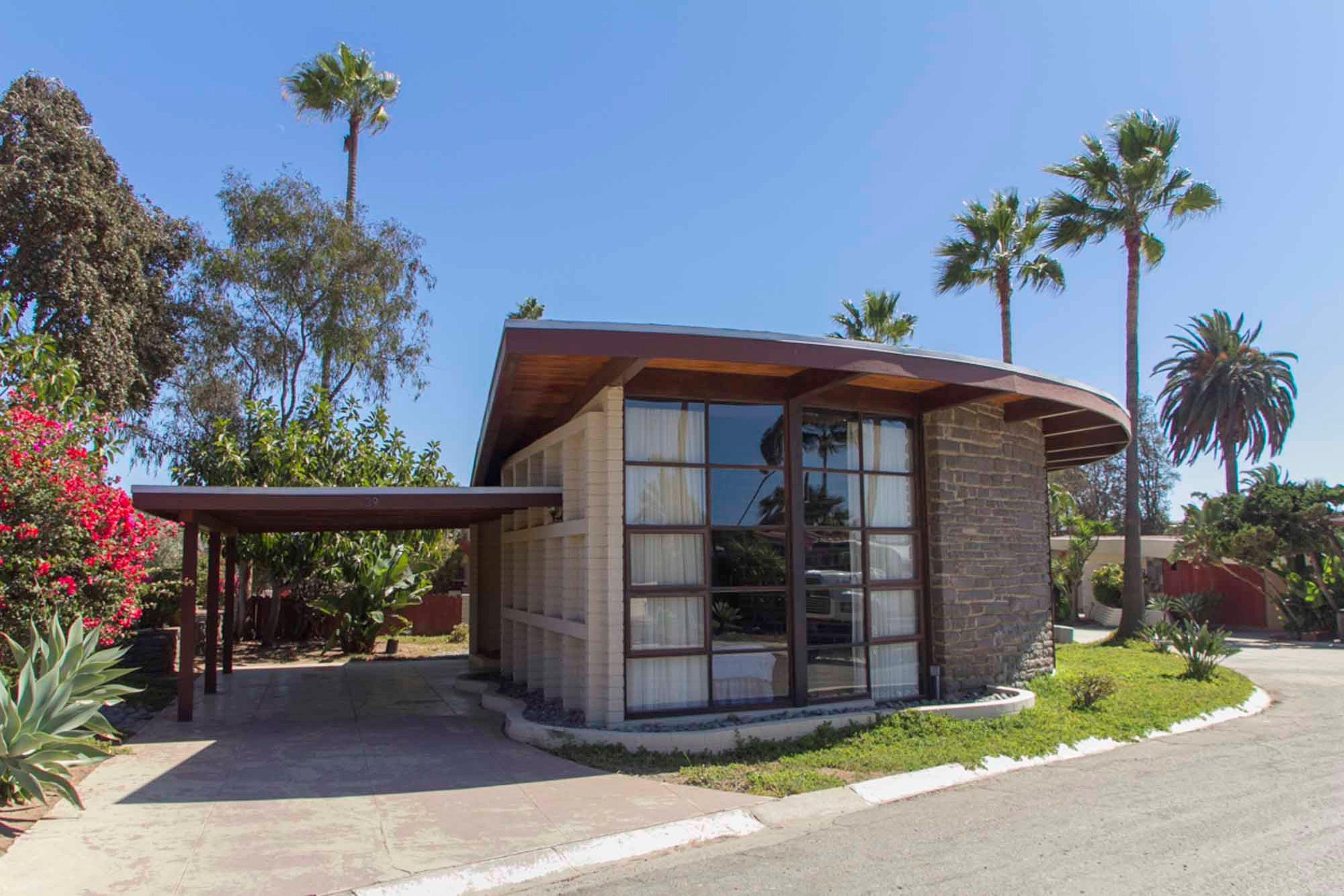 Deluxe Suite, 1 Double Bed, Garden View | View from room