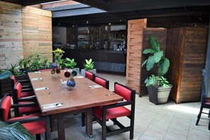 Breakfast, lunch and dinner served - Quintas Papagayo (Ensenada)