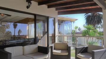 Casa, 3 habitaciones, 2 baños | Terraza o patio