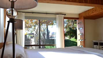 House, 3 Bedrooms, 2 Bathrooms | Iron/ironing board, free WiFi, bed sheets