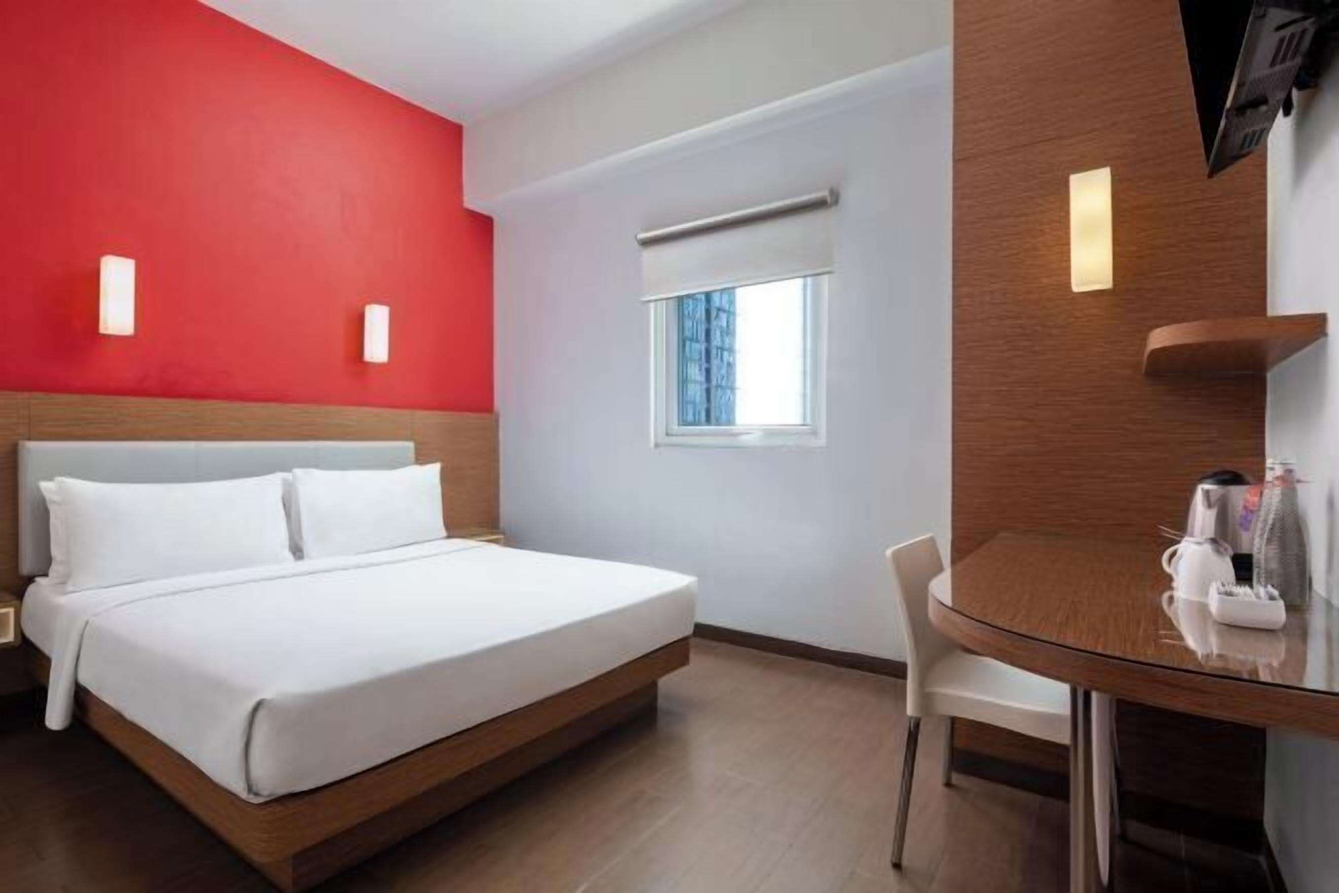 In-room safe, desk, free WiFi, bed sheets