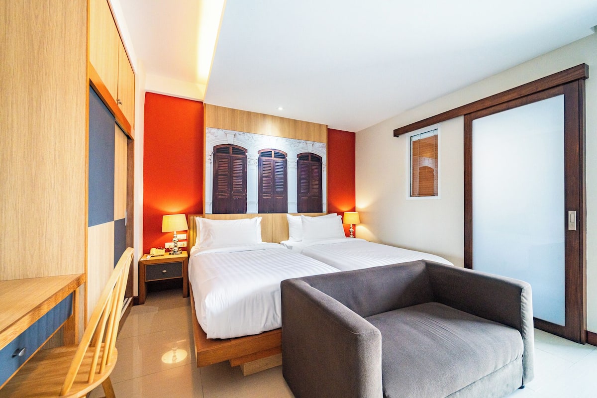 Superior Twin room with Kitchen | In-room safe, desk, laptop workspace, free WiFi