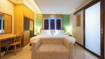 Superior Twin Room | In-room safe, desk, laptop workspace, free WiFi