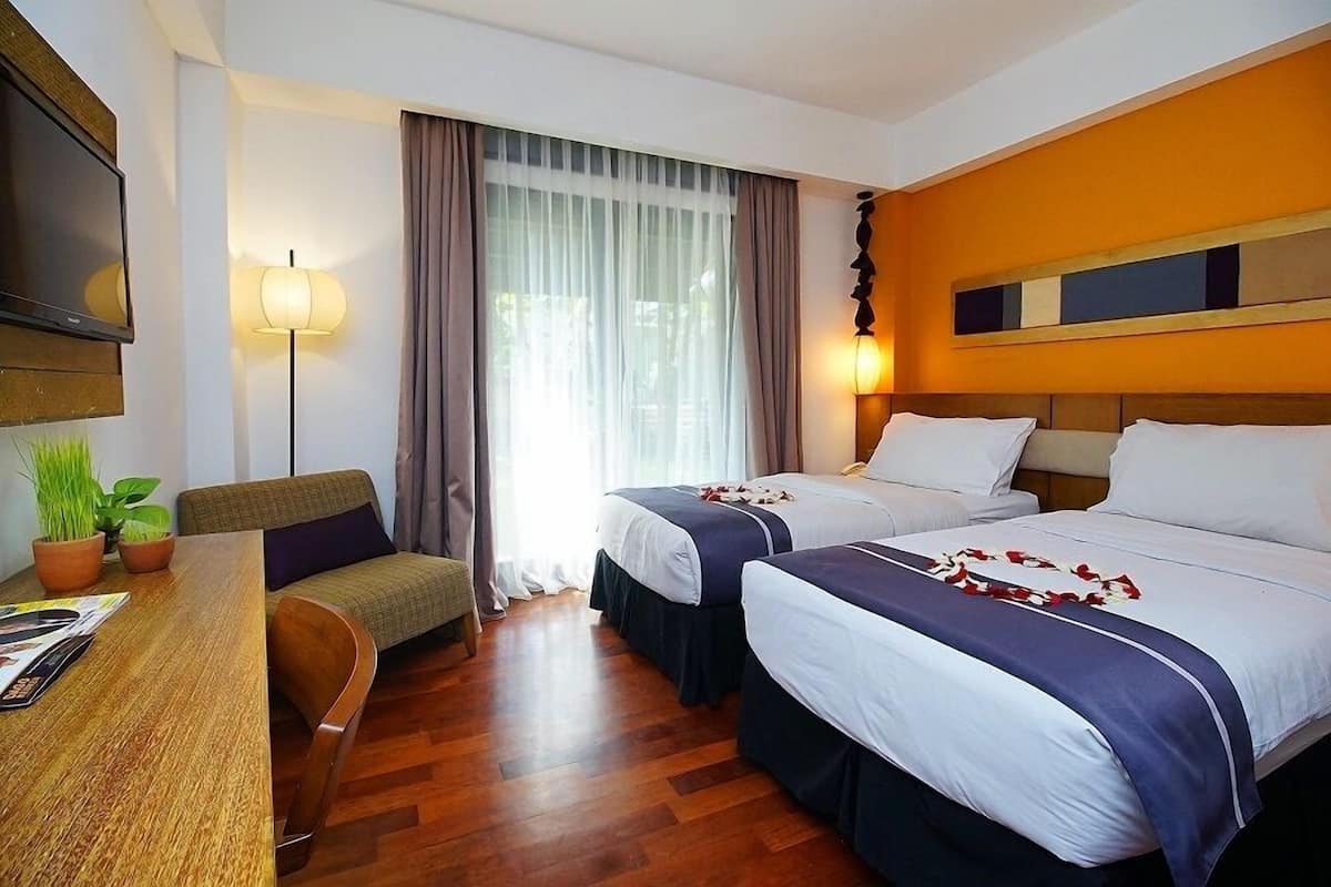 Desk, iron/ironing board, free WiFi