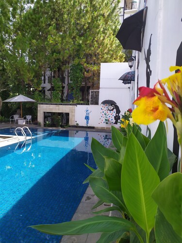 The Silk at Dago Boutique Hotel