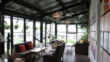 Pemandangan dari hartanah