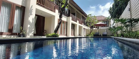 Outdoor pool, sun loungers