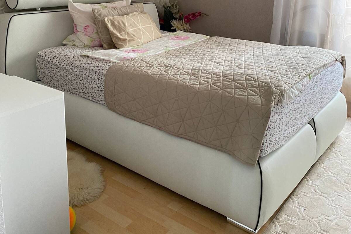 Triple Room, Multiple Bedrooms | Dihias secara berasingan, dilengkapkan perabot secara berasingan