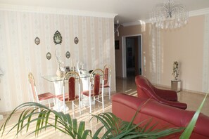 Apartment, 1 Bedroom | Bathroom | Hair dryer, towels, toilet paper