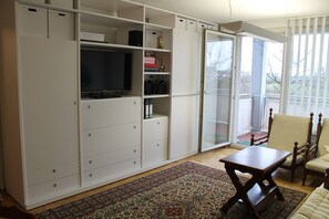 Apartment, 1 Bedroom | Bathroom | Hair dryer, towels, toilet paper