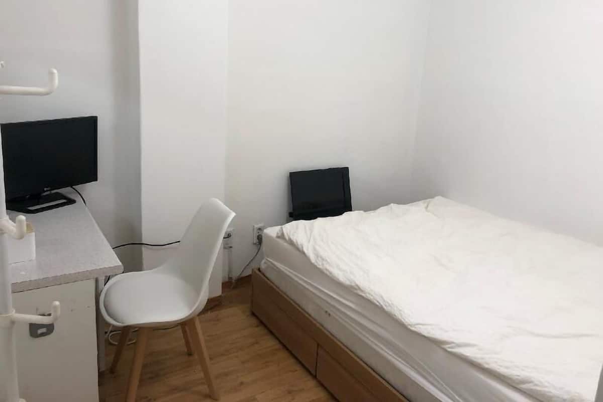 Bureau, système d’insonorisation, accès au Wi-Fi (inclus)