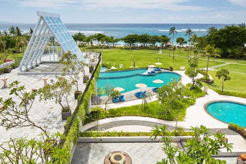 3 outdoor pools, pool umbrellas, sun loungers