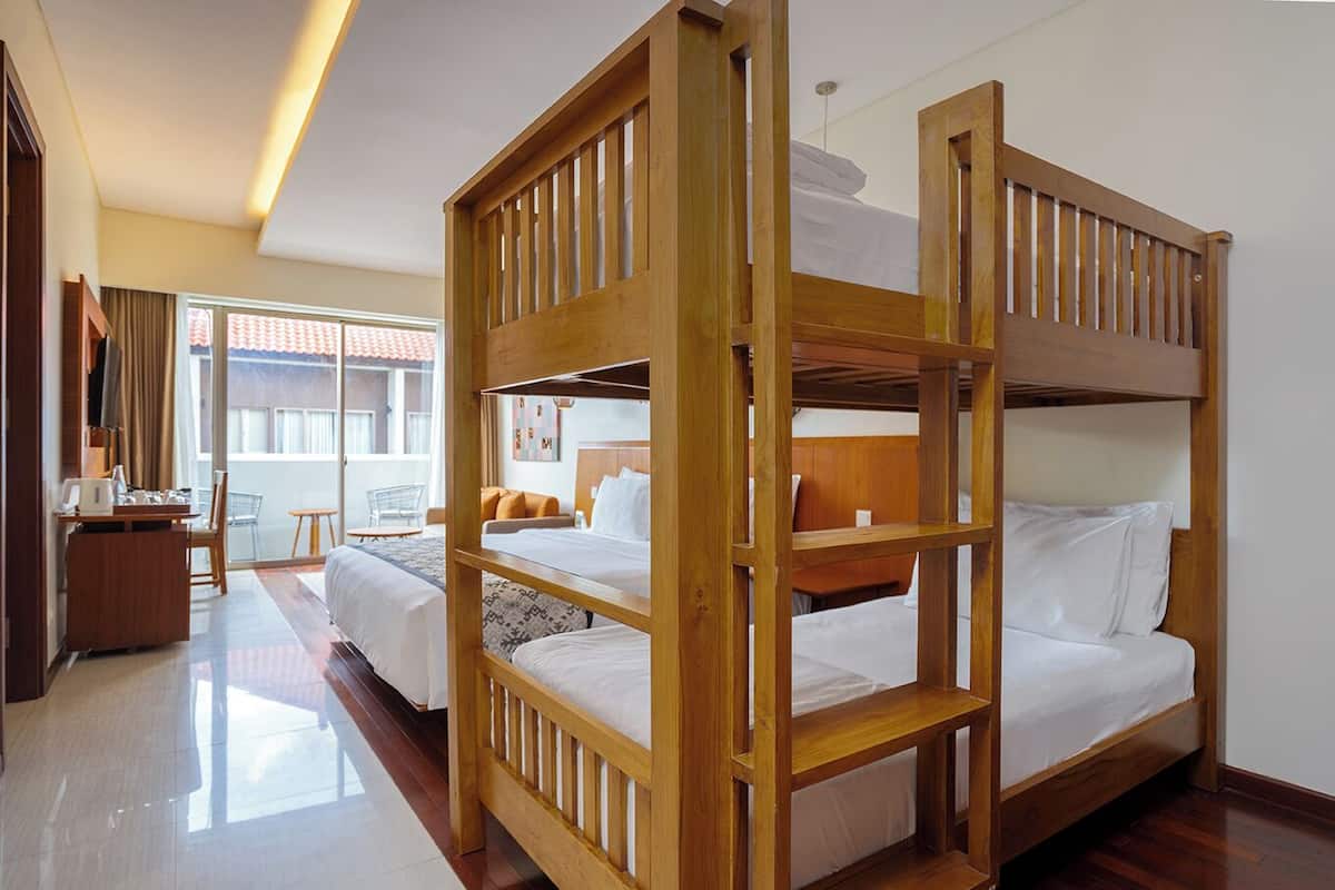 Family Room | 1 bedroom, minibar, in-room safe, desk