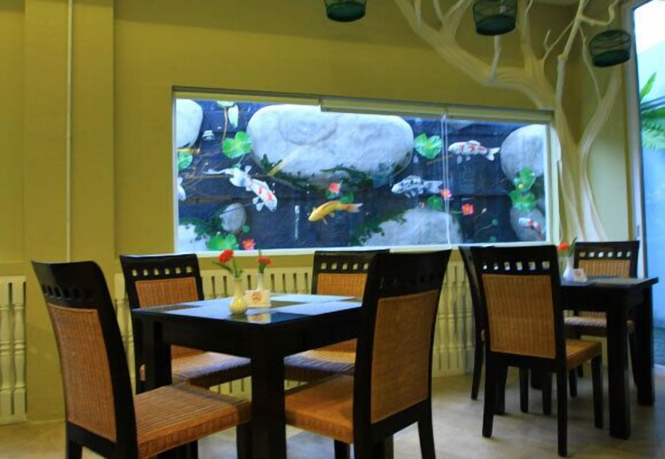 breakfast, lunch, dinner served; local and international cuisine