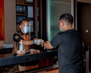 Reception - Ox Ville Hotel (Padang)