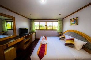 Minibar, in-room safe, desk, rollaway beds - Tanita Lagoon Resort (Udon Thani)
