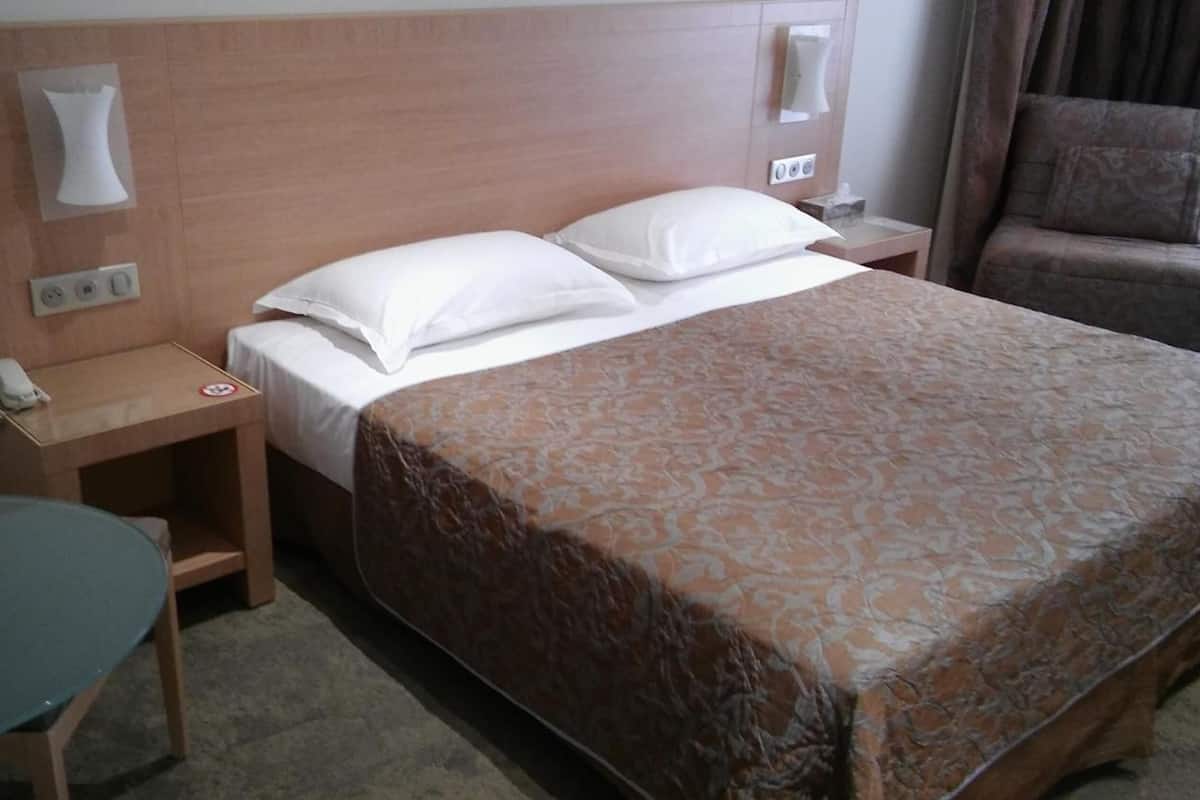 minibar, in-room safe, desk, soundproofing