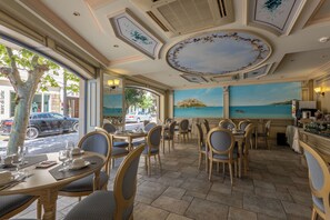 Reception - Hotel le Rocher (Calvi)